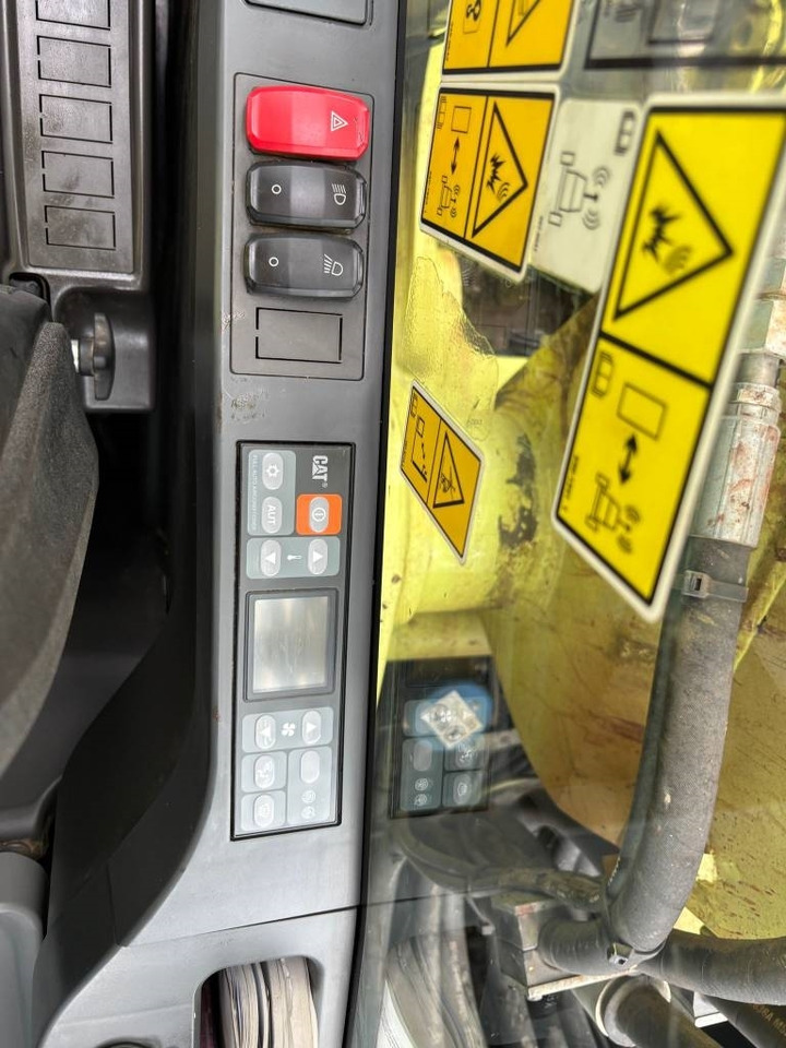 Wheel excavator CAT M 320 F: picture 13