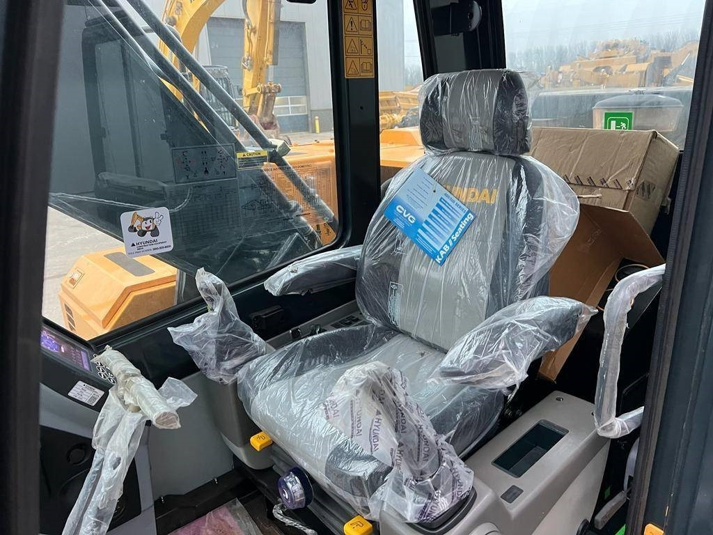 New Crawler excavator Hyundai R 210: picture 12