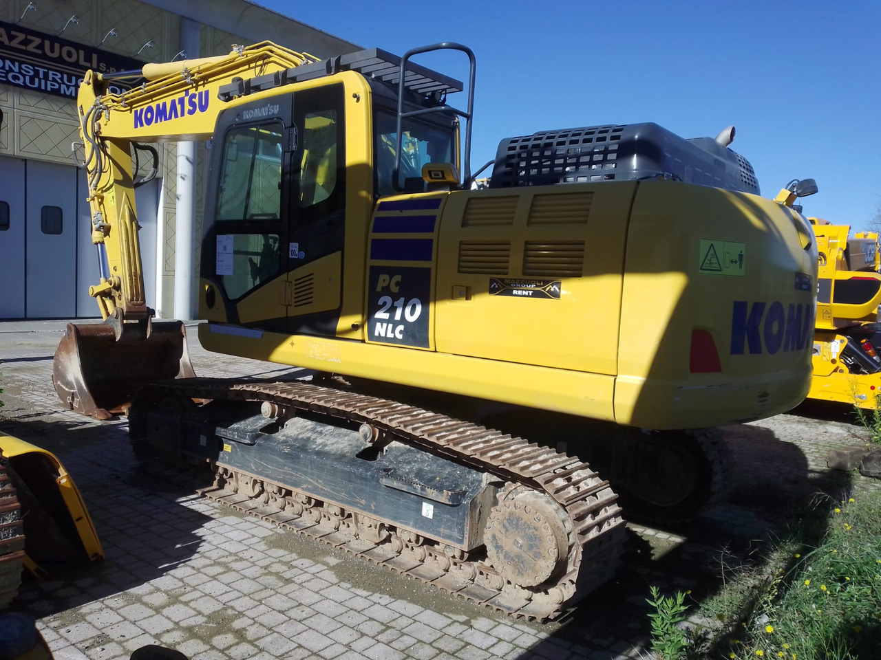 KOMATSU PC210 NLC-11 - Excavator: picture 4 KOMATSU PC210 NLC-11 - Excavator: picture 4
