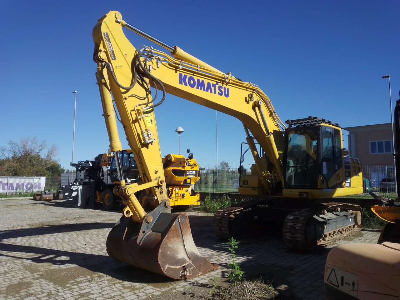 KOMATSU PC210 NLC-11 - Excavator: picture 2 KOMATSU PC210 NLC-11 - Excavator: picture 2