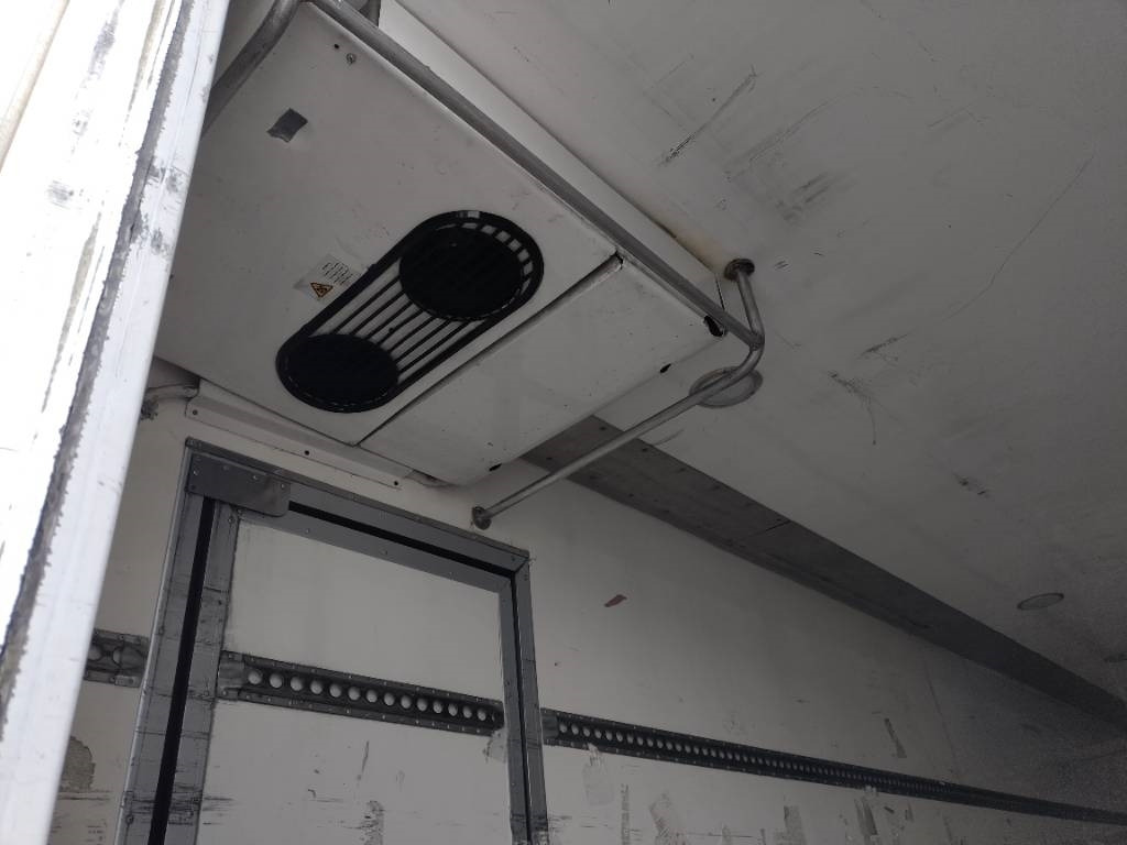 Mercedes-Benz Axor 1829 thermo king kone, 8,35m kori - Refrigerator truck: picture 5 Mercedes-Benz Axor 1829 thermo king kone, 8,35m kori - Refrigerator truck: picture 5