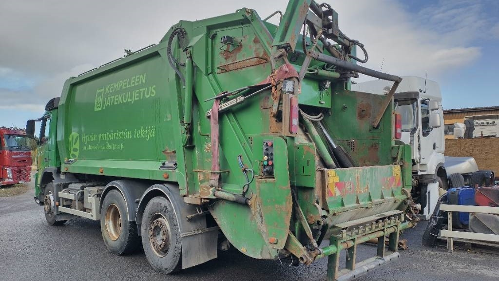 Volvo FM330 6x2 Norba pakkaaja,molokki nostin, manuaali  - Garbage truck: picture 5 Volvo FM330 6x2 Norba pakkaaja,molokki nostin, manuaali  - Garbage truck: picture 5
