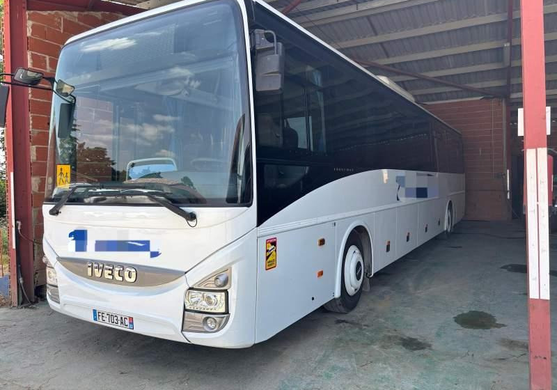 Iveco CROSSWAY/ SPROWADZONY / 180 000 KM / MANUAL - Suburban bus: picture 1 Iveco CROSSWAY/ SPROWADZONY / 180 000 KM / MANUAL - Suburban bus: picture 1