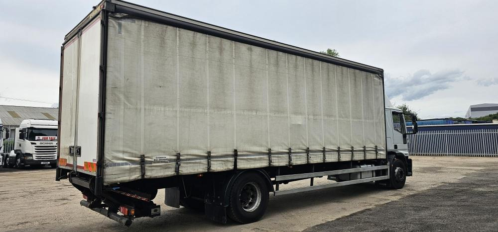 Iveco 18 ton curtain tail lift on lease Iveco 18 ton curtain tail lift: picture 8