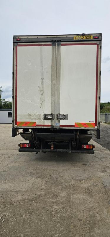 Iveco 18 ton curtain tail lift on lease Iveco 18 ton curtain tail lift: picture 6