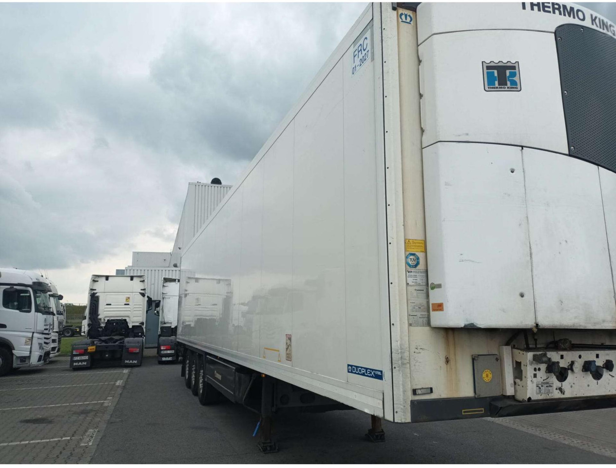 2018 Krone SDR Double Deck Cool Liner FP45 ThermoKing SLXi 300 Lifting Axle - Refrigerator semi-trailer: picture 4 2018 Krone SDR Double Deck Cool Liner FP45 ThermoKing SLXi 300 Lifting Axle - Refrigerator semi-trailer: picture 4