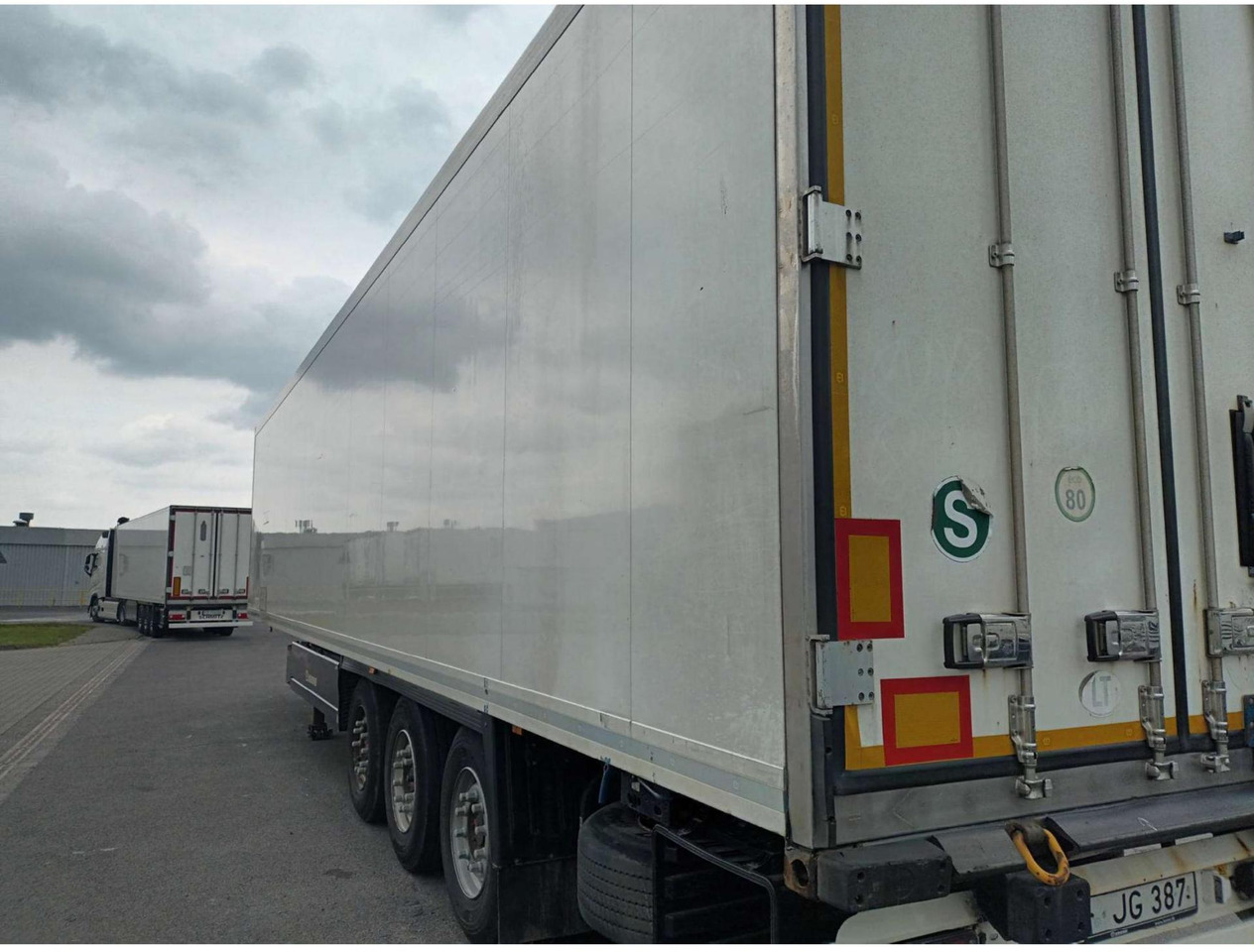 2018 Krone SDR Double Deck Cool Liner FP45 ThermoKing SLXi 300 Lifting Axle - Refrigerator semi-trailer: picture 5 2018 Krone SDR Double Deck Cool Liner FP45 ThermoKing SLXi 300 Lifting Axle - Refrigerator semi-trailer: picture 5