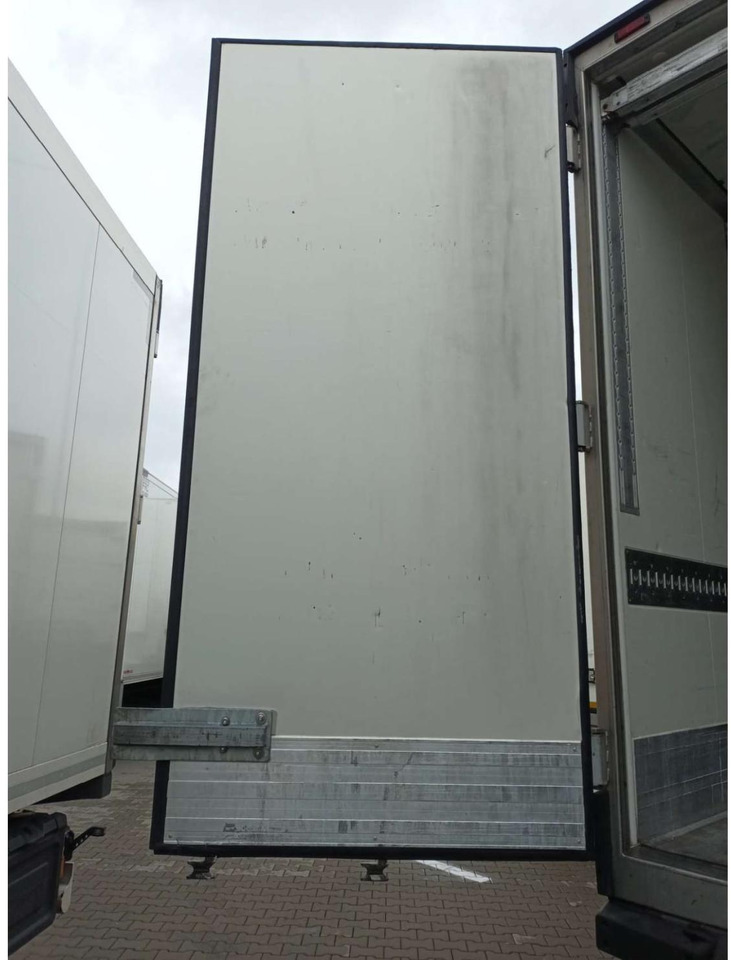 2018 Krone SDR Double Deck Cool Liner FP60 ThermoKing SLXi 300 Lifting Axle - Refrigerator semi-trailer: picture 4 2018 Krone SDR Double Deck Cool Liner FP60 ThermoKing SLXi 300 Lifting Axle - Refrigerator semi-trailer: picture 4
