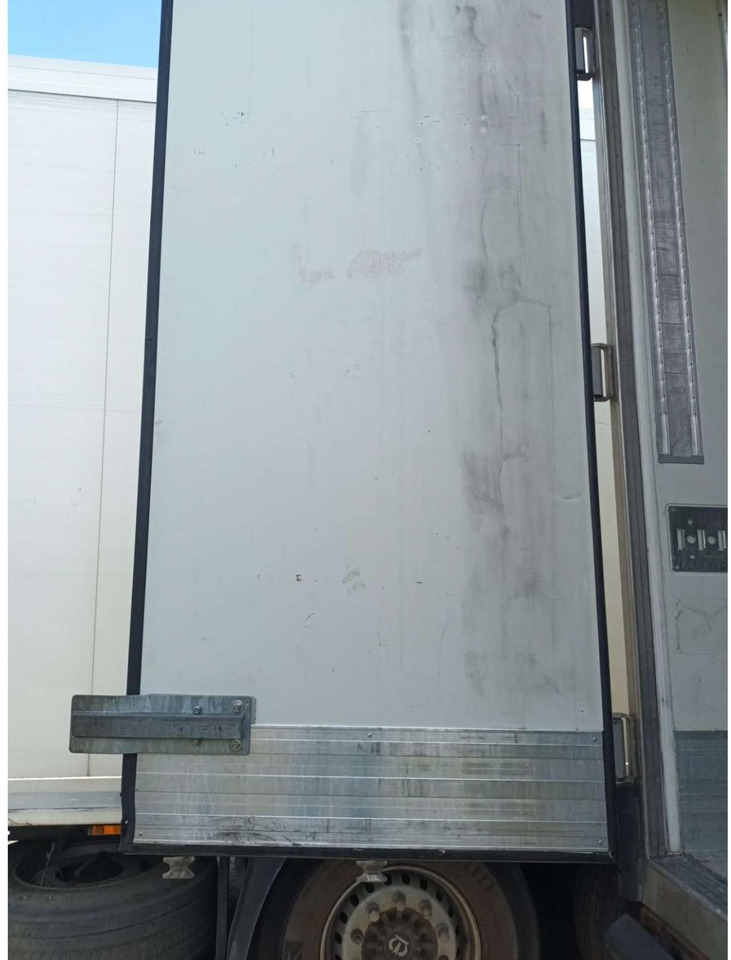 2018 Krone SDR Double Deck Cool Liner FP60 ThermoKing SLXi 300 Lifting Axle - Refrigerator semi-trailer: picture 4 2018 Krone SDR Double Deck Cool Liner FP60 ThermoKing SLXi 300 Lifting Axle - Refrigerator semi-trailer: picture 4