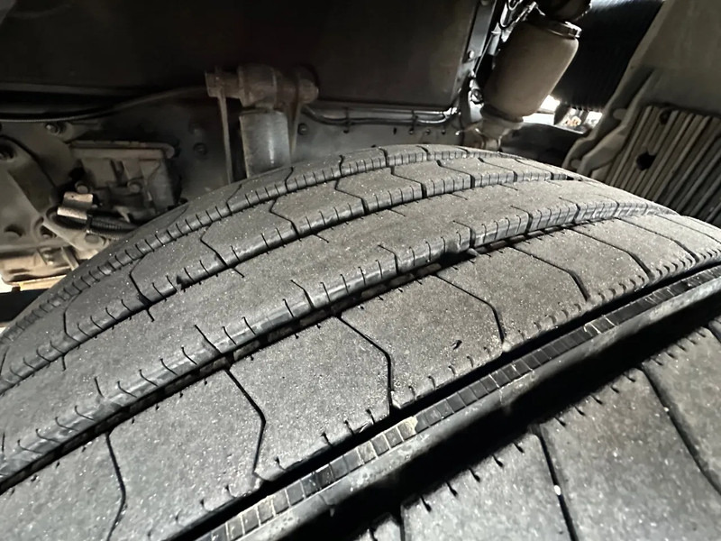 MAN TGX 26.480 / NL TRUCK / RETARDER / EURO 6 / 6X2 / LIFT+STEER AXLE / 60T - Tractor unit: picture 5 MAN TGX 26.480 / NL TRUCK / RETARDER / EURO 6 / 6X2 / LIFT+STEER AXLE / 60T - Tractor unit: picture 5