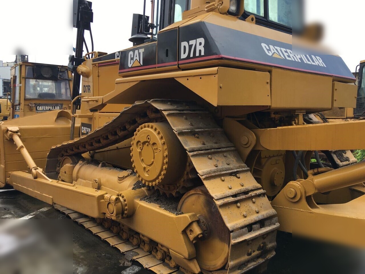 CATERPILLAR D7R - Bulldozer: picture 1 CATERPILLAR D7R - Bulldozer: picture 1