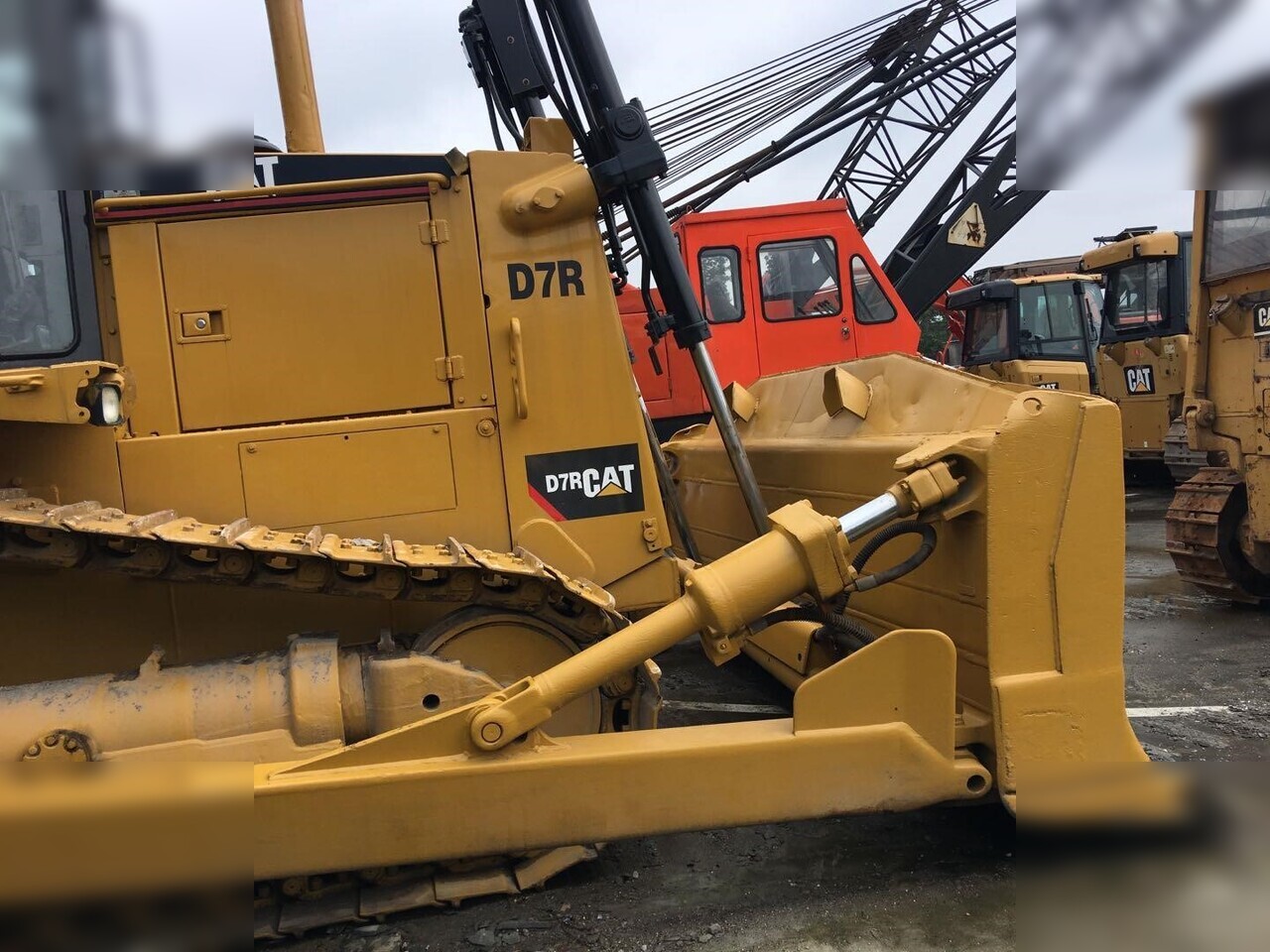 CATERPILLAR D7R - Bulldozer: picture 5 CATERPILLAR D7R - Bulldozer: picture 5
