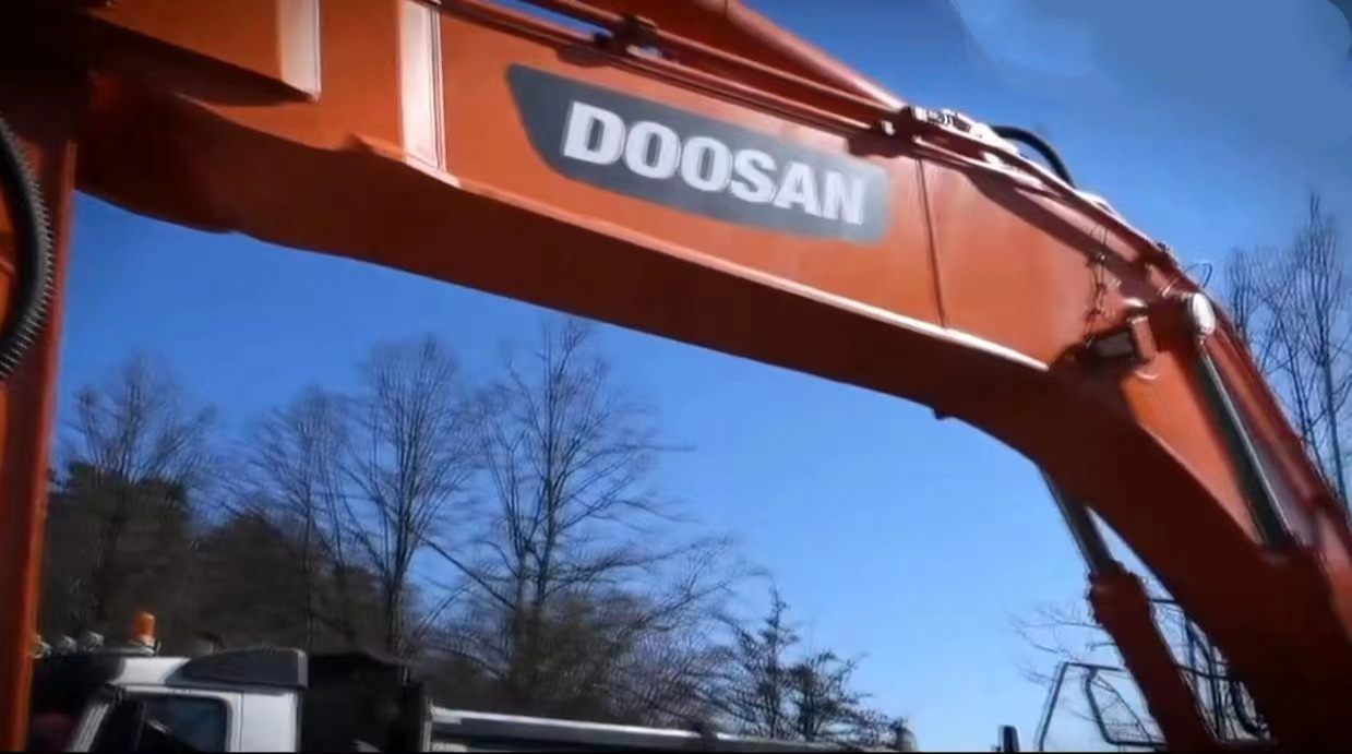 DOOSAN DX420LC - Crawler excavator: picture 2 DOOSAN DX420LC - Crawler excavator: picture 2