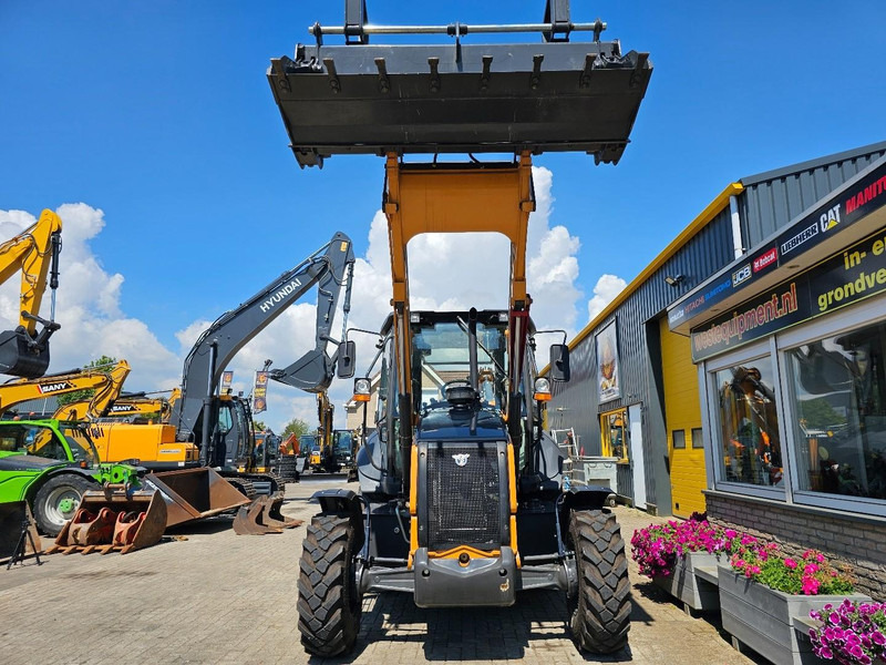 New Backhoe loader Case 570SV AC / 4x4 / Lepels / Telescopic: picture 12