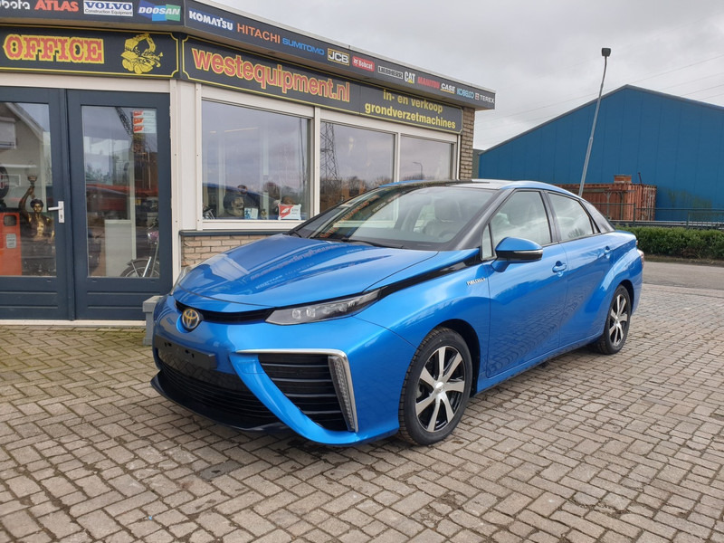 Toyota Mirai - Car: picture 2 Toyota Mirai - Car: picture 2