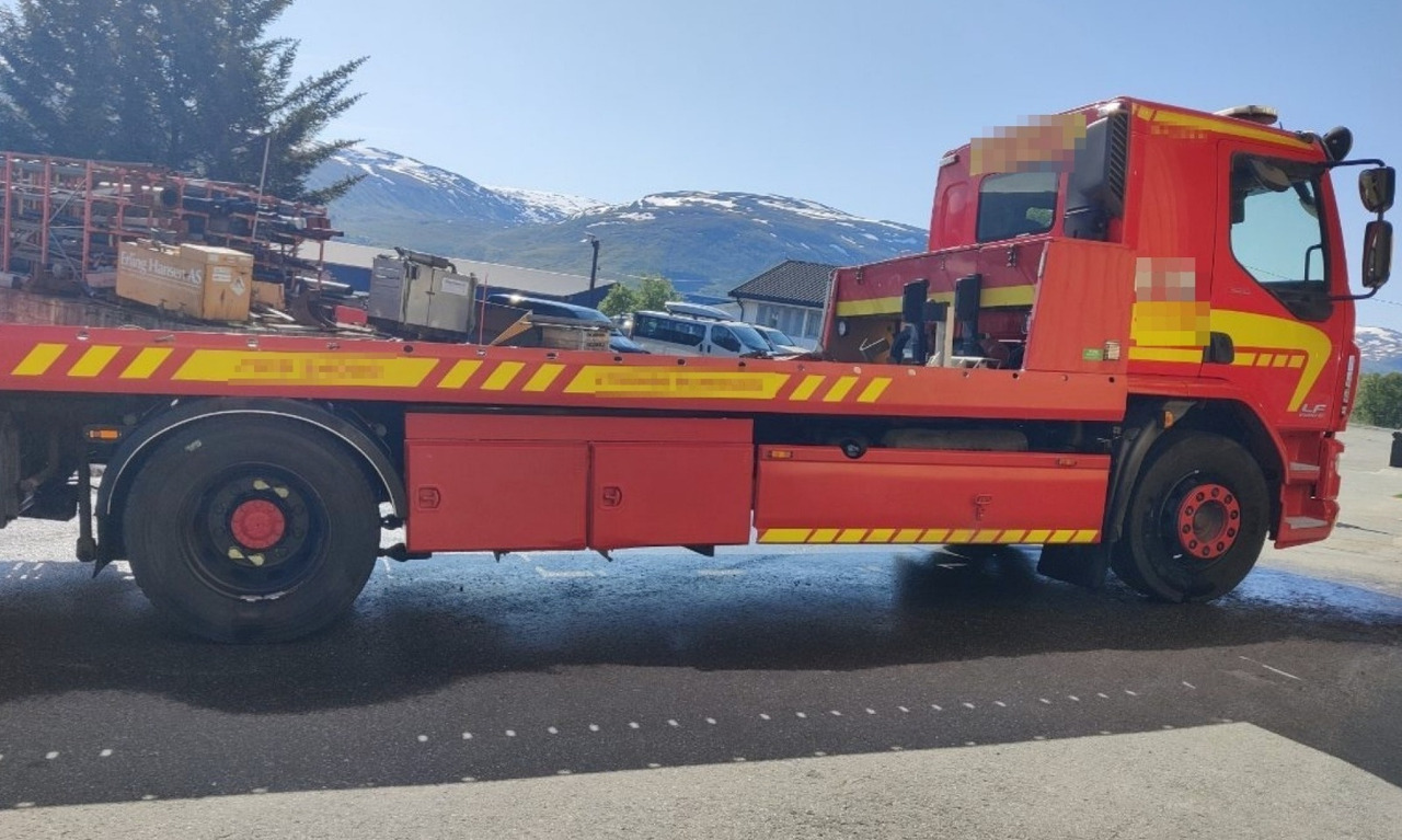 DAF LF 320 - Tow truck: picture 2 DAF LF 320 - Tow truck: picture 2