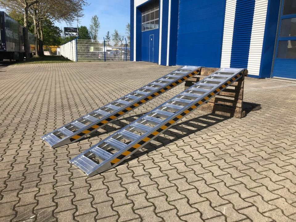 Alurampen Satz 2,5m 2000KG Minibagger Minilader Quad Auffahrrampe *INKL.19% MWST* - Loading ramp: picture 1 Alurampen Satz 2,5m 2000KG Minibagger Minilader Quad Auffahrrampe *INKL.19% MWST* - Loading ramp: picture 1