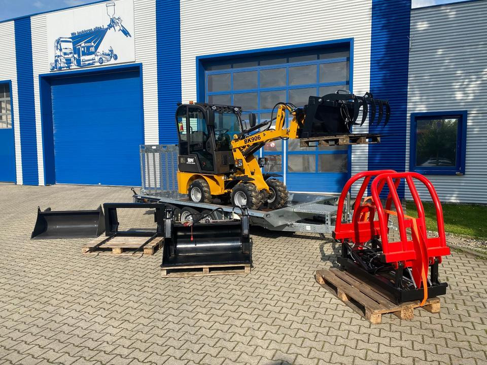 Radlader/Hoflader BK906 Kabine inkl. Tieflader und großem Zubehörpaket *INKL.19% MWST*BERGER KRAUS*PERKINS*CE*SOFORT!* - Compact loader, Trailer: picture 3 Radlader/Hoflader BK906 Kabine inkl. Tieflader und großem Zubehörpaket *INKL.19% MWST*BERGER KRAUS*PERKINS*CE*SOFORT!* - Compact loader, Trailer: picture 3