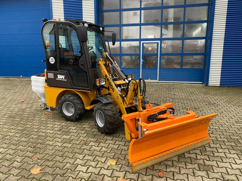 Radlader/Hoflader BK906 mit Kabine inkl. Winter-Komplettpaket *INKL.19% MWST.*BERGER KRAUS*PERKINS*EURO*SOFORT!* - Compact loader: picture 3 Radlader/Hoflader BK906 mit Kabine inkl. Winter-Komplettpaket *INKL.19% MWST.*BERGER KRAUS*PERKINS*EURO*SOFORT!* - Compact loader: picture 3