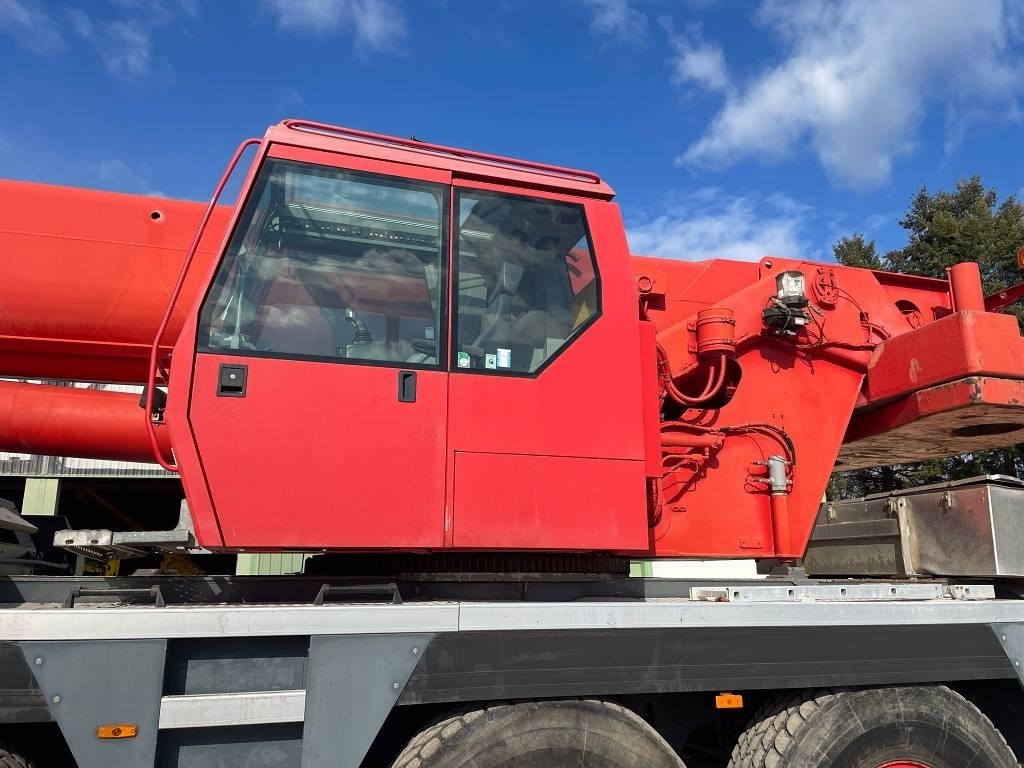 All terrain crane Liebherr LTM 1080-1: picture 11