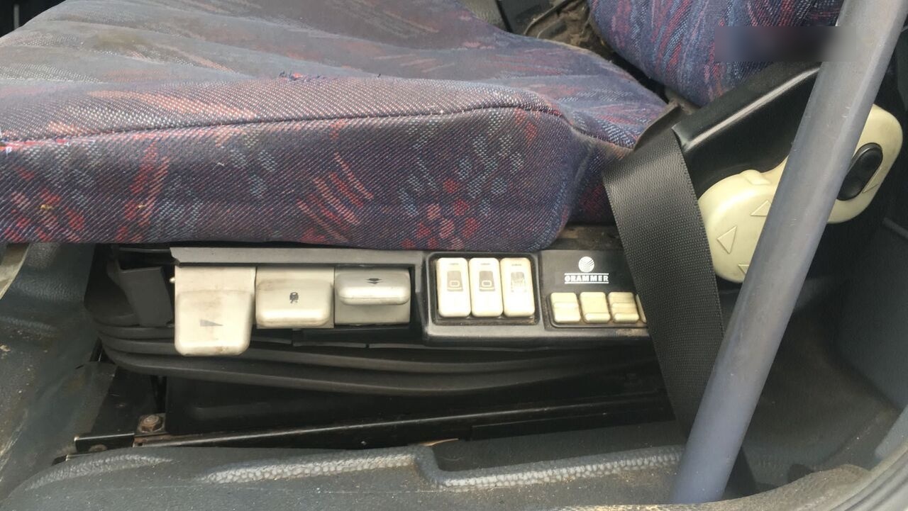 Dropside/ Flatbed truck Mercedes-Benz Atego 815: picture 10