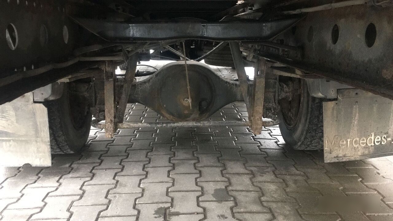 Dropside/ Flatbed truck Mercedes-Benz Atego 815: picture 16