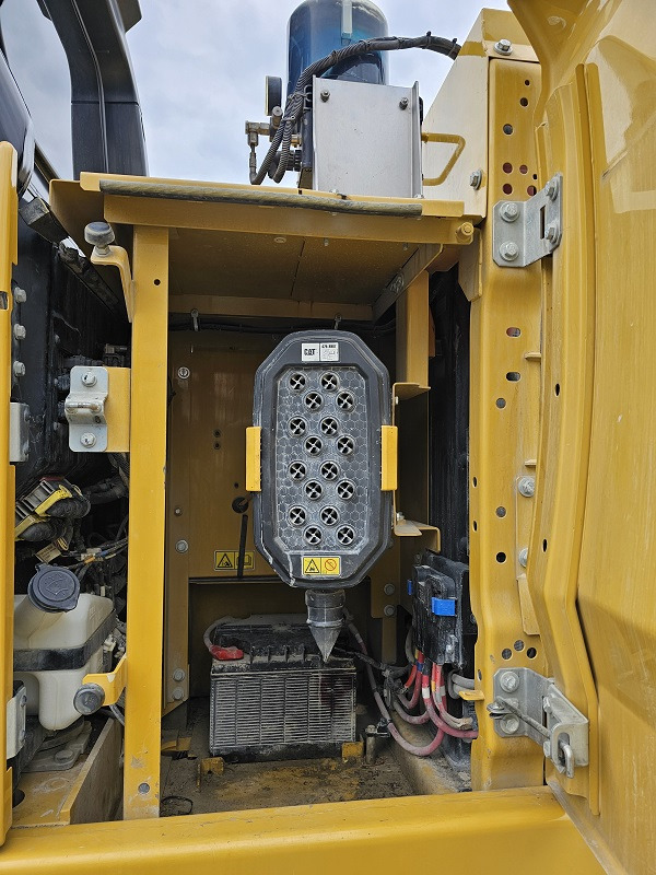 Crawler excavator CATERPILLAR 323-07B: picture 18