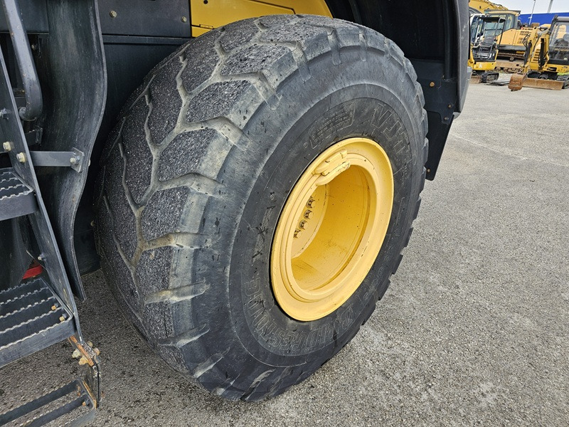 Wheel loader KOMATSU WA380-8: picture 21 Wheel loader KOMATSU WA380-8: picture 21