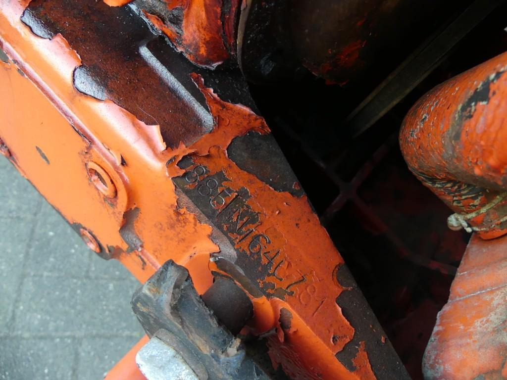 Farm tractor David Brown 885: picture 27