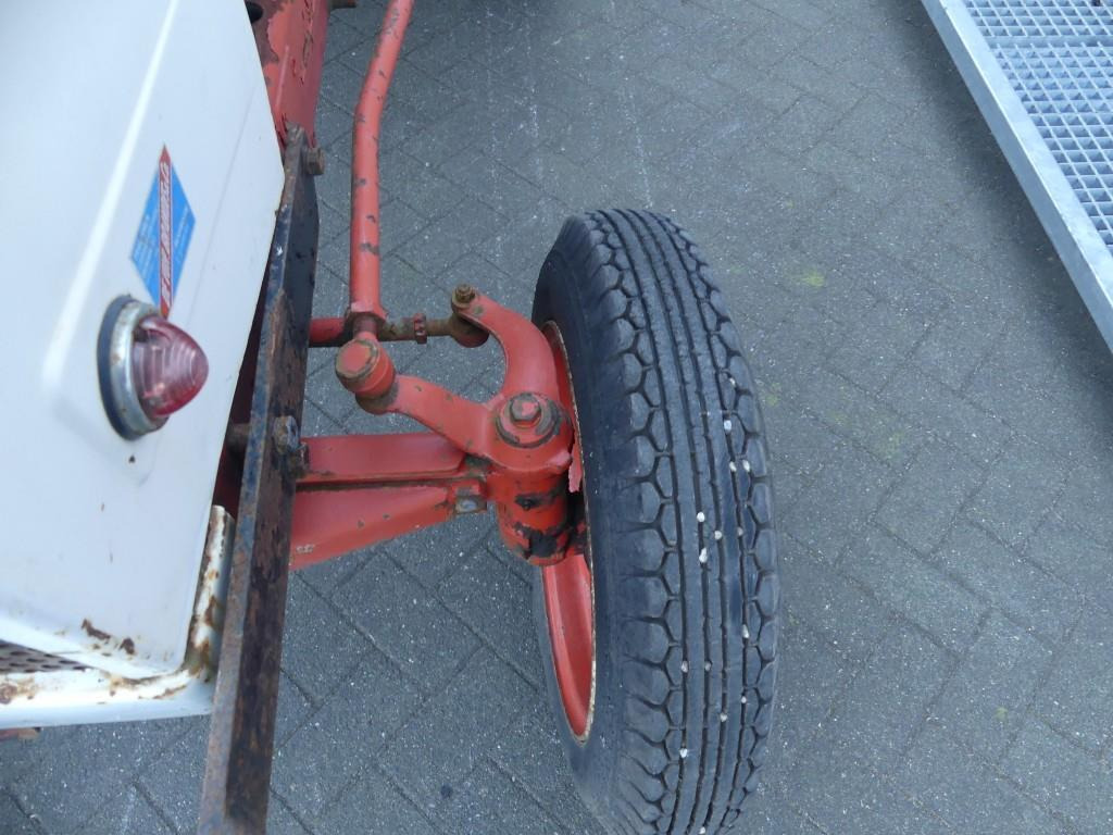 Farm tractor David Brown 885: picture 16