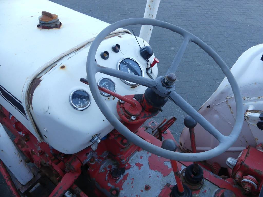 Farm tractor David Brown 885: picture 20