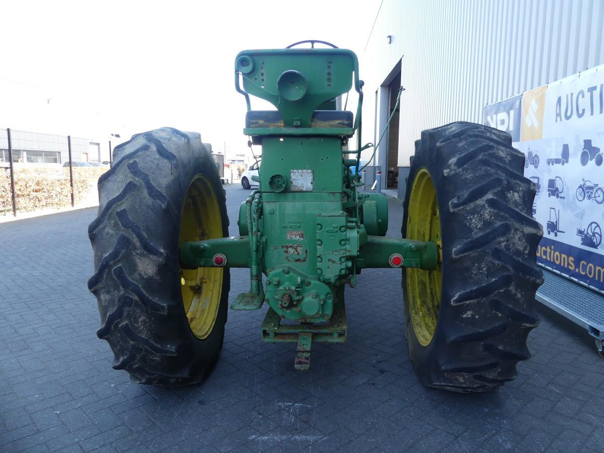 Farm tractor John-Deere 730: picture 6