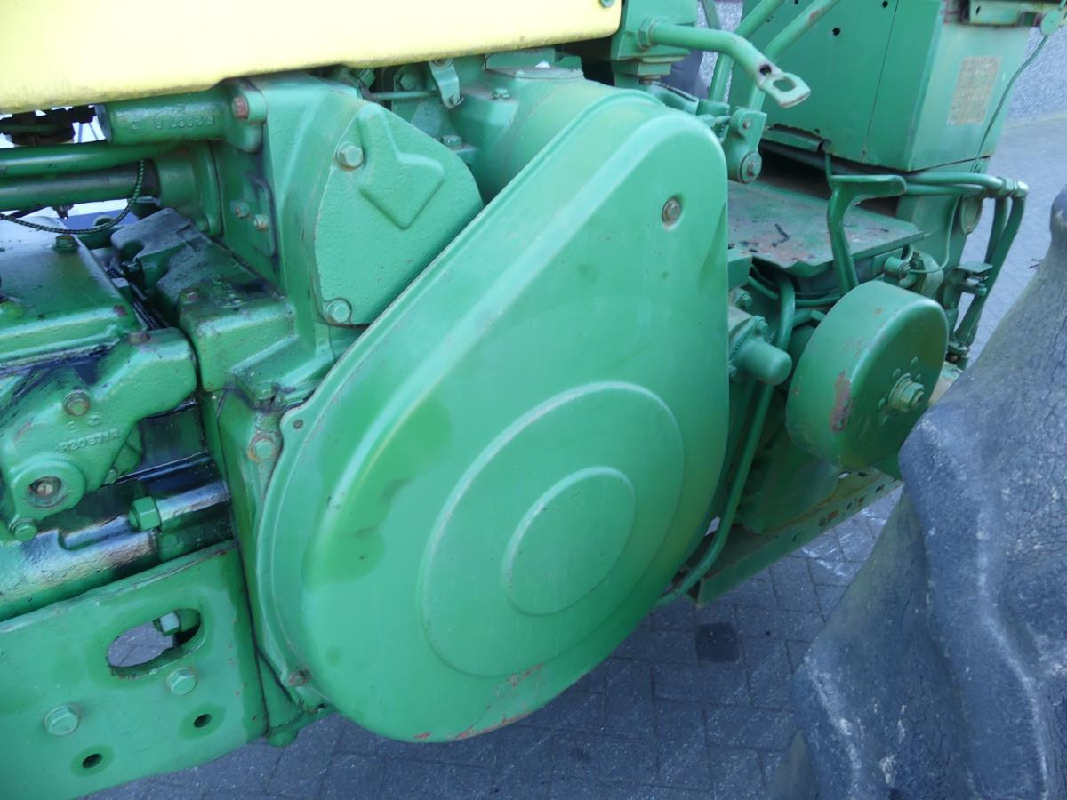 Farm tractor John-Deere 730: picture 22