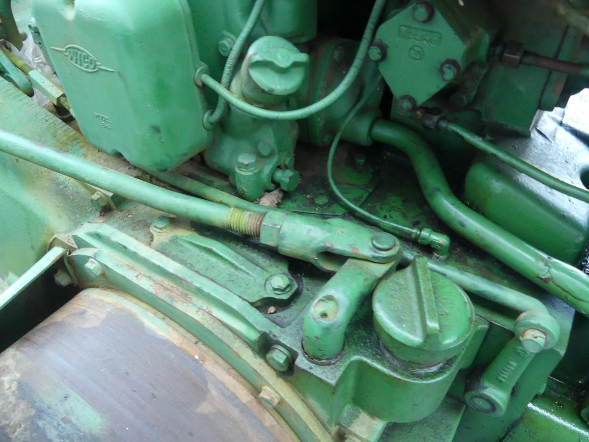 Farm tractor John-Deere 730: picture 31