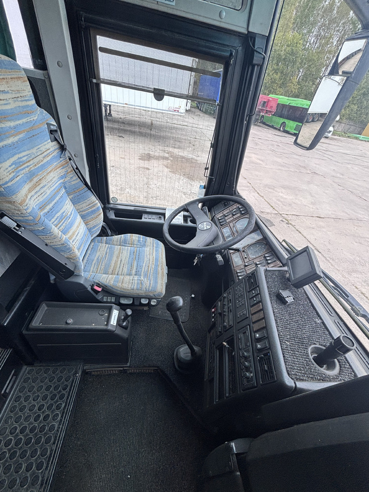 Coach MAN: picture 19 Coach MAN: picture 19