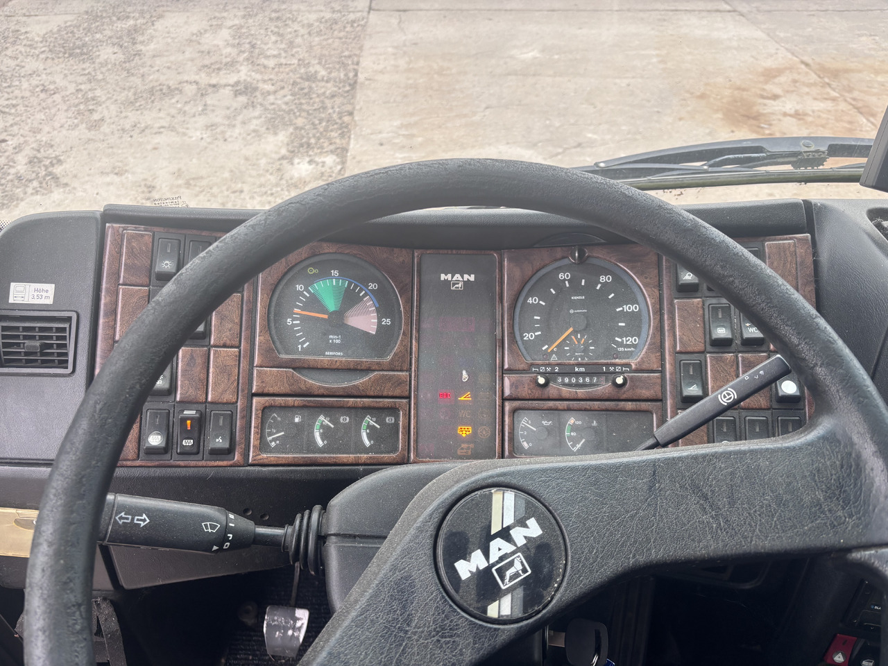 Coach MAN: picture 9 Coach MAN: picture 9