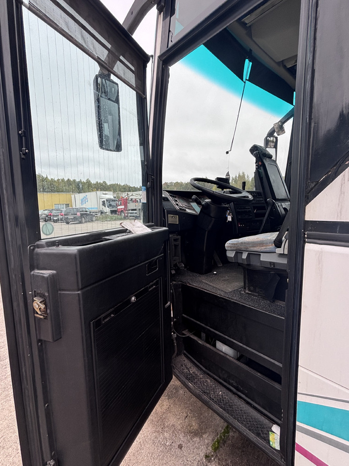 Coach MAN: picture 21 Coach MAN: picture 21