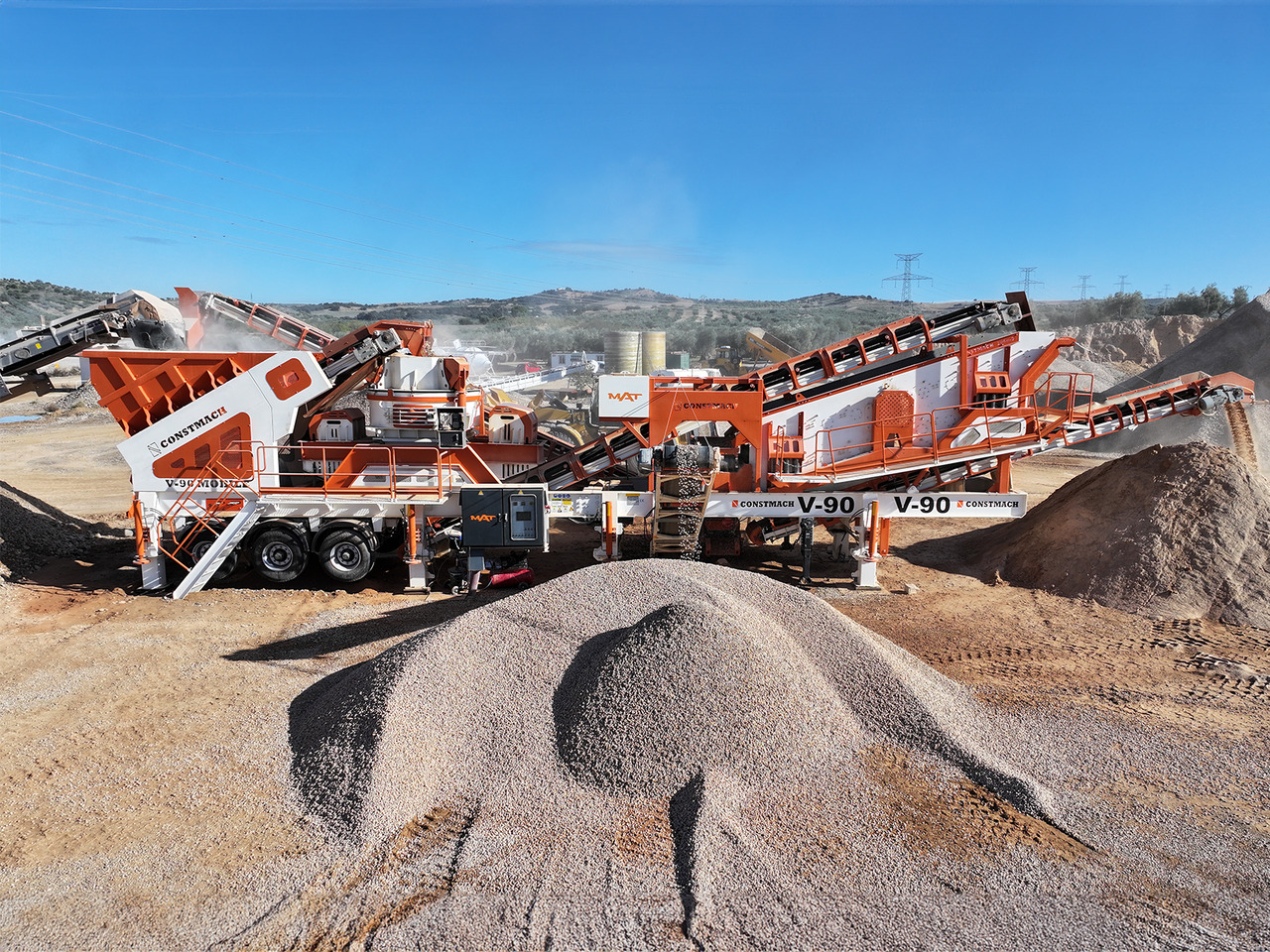 Constmach Mobiler Prallbrecher mit vertikaler Welle und einer Kapazität von 250 t/h - Mobile crusher: picture 1 Constmach Mobiler Prallbrecher mit vertikaler Welle und einer Kapazität von 250 t/h - Mobile crusher: picture 1