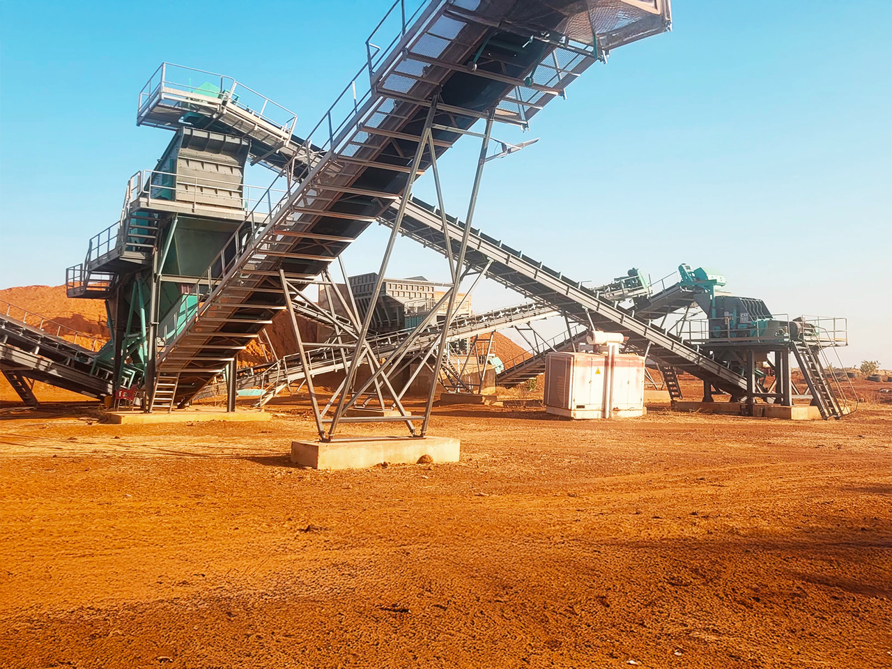 Constmach Stationäre Basalt Steinbrechanlage 250-300 t/h - Crusher: picture 3 Constmach Stationäre Basalt Steinbrechanlage 250-300 t/h - Crusher: picture 3
