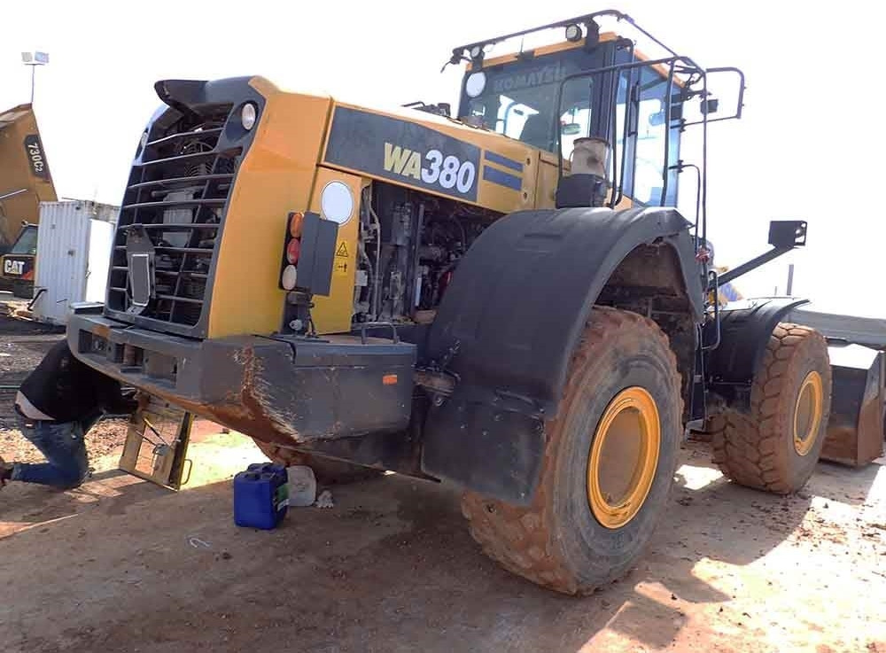 Komatsu WA380-8 - Wheel loader: picture 4 Komatsu WA380-8 - Wheel loader: picture 4