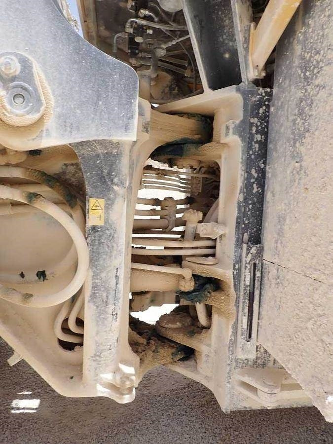 Wheel loader Komatsu WA600-8EO: picture 19