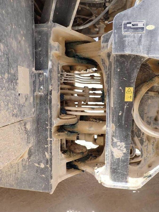 Wheel loader Komatsu WA600-8EO: picture 30