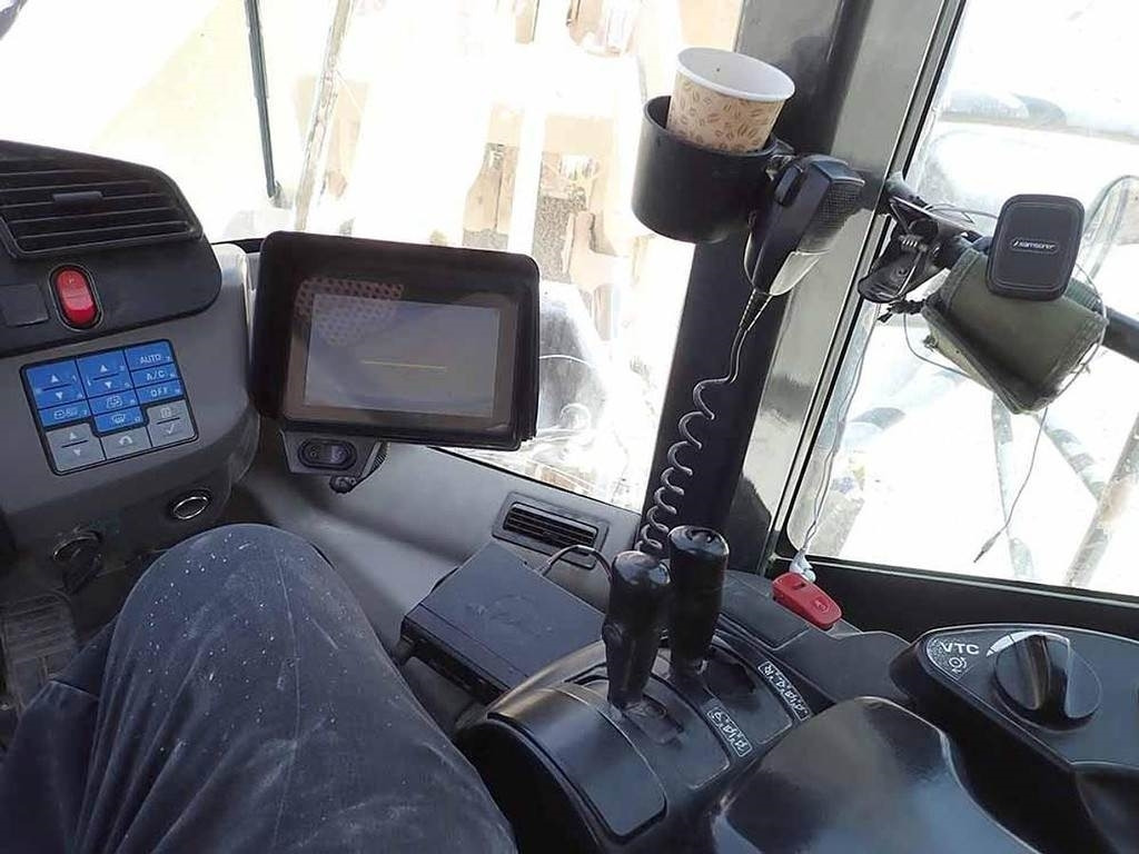 Wheel loader Komatsu WA600-8EO: picture 9