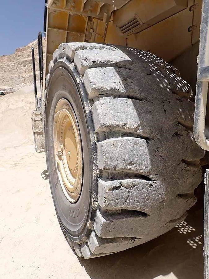 Wheel loader Komatsu WA600-8EO: picture 13