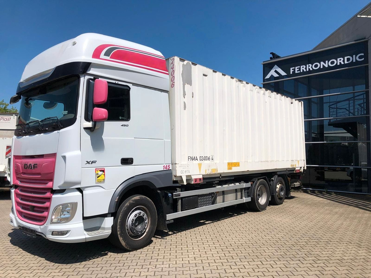 DAF XF450 SSC Lenk/Lift*LBW*AHK*Standklima - Box truck: picture 2 DAF XF450 SSC Lenk/Lift*LBW*AHK*Standklima - Box truck: picture 2