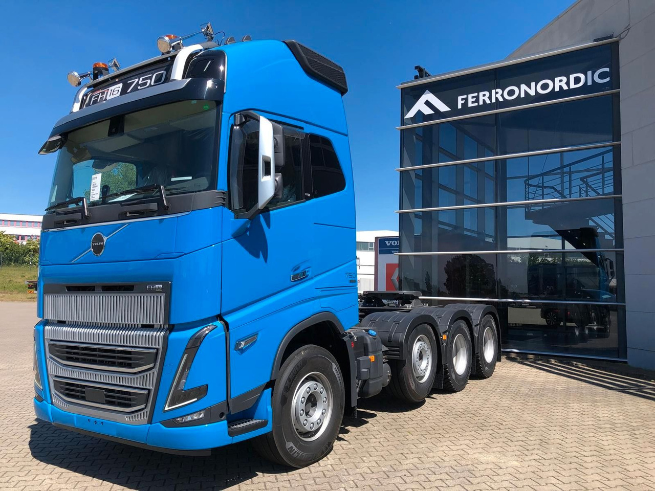 Volvo FH16 750 XL 8x4 Tridem*100T*Kriechgänge*Retarder Volvo FH16 750 XL 8x4 Tridem*100T*Kriechgänge*Retarder - Tractor unit: picture 3 Volvo FH16 750 XL 8x4 Tridem*100T*Kriechgänge*Retarder Volvo FH16 750 XL 8x4 Tridem*100T*Kriechgänge*Retarder - Tractor unit: picture 3