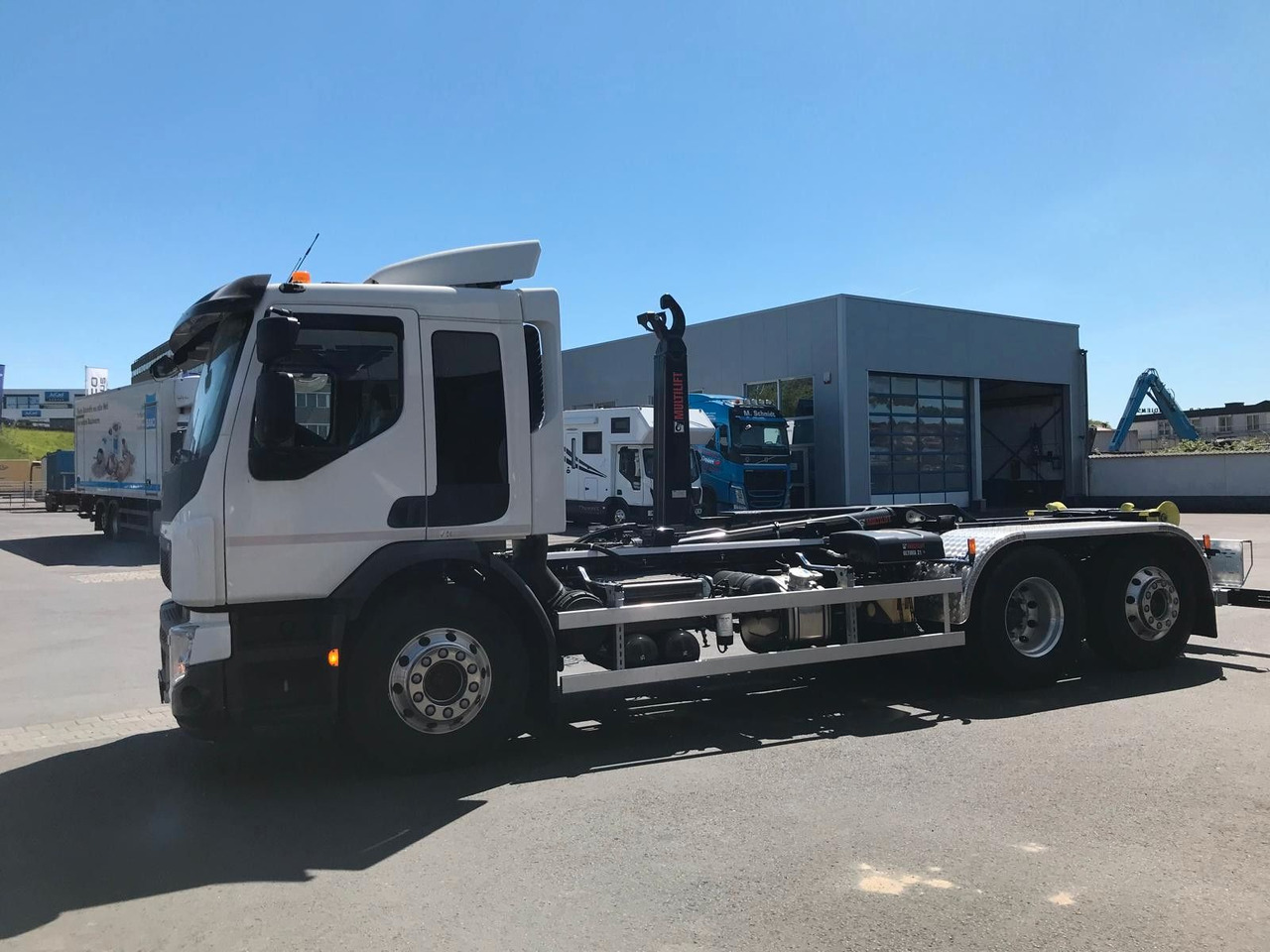 Volvo FE 320 6x2 - Hook lift truck: picture 5 Volvo FE 320 6x2 - Hook lift truck: picture 5