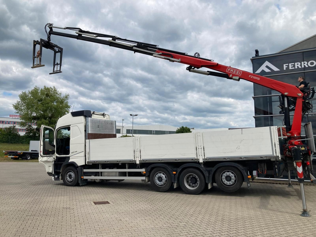 Crane truck Volvo FH460 8x2 TRIDEM VLA&NLA gelenkt*FASSI F215AS.24: picture 10