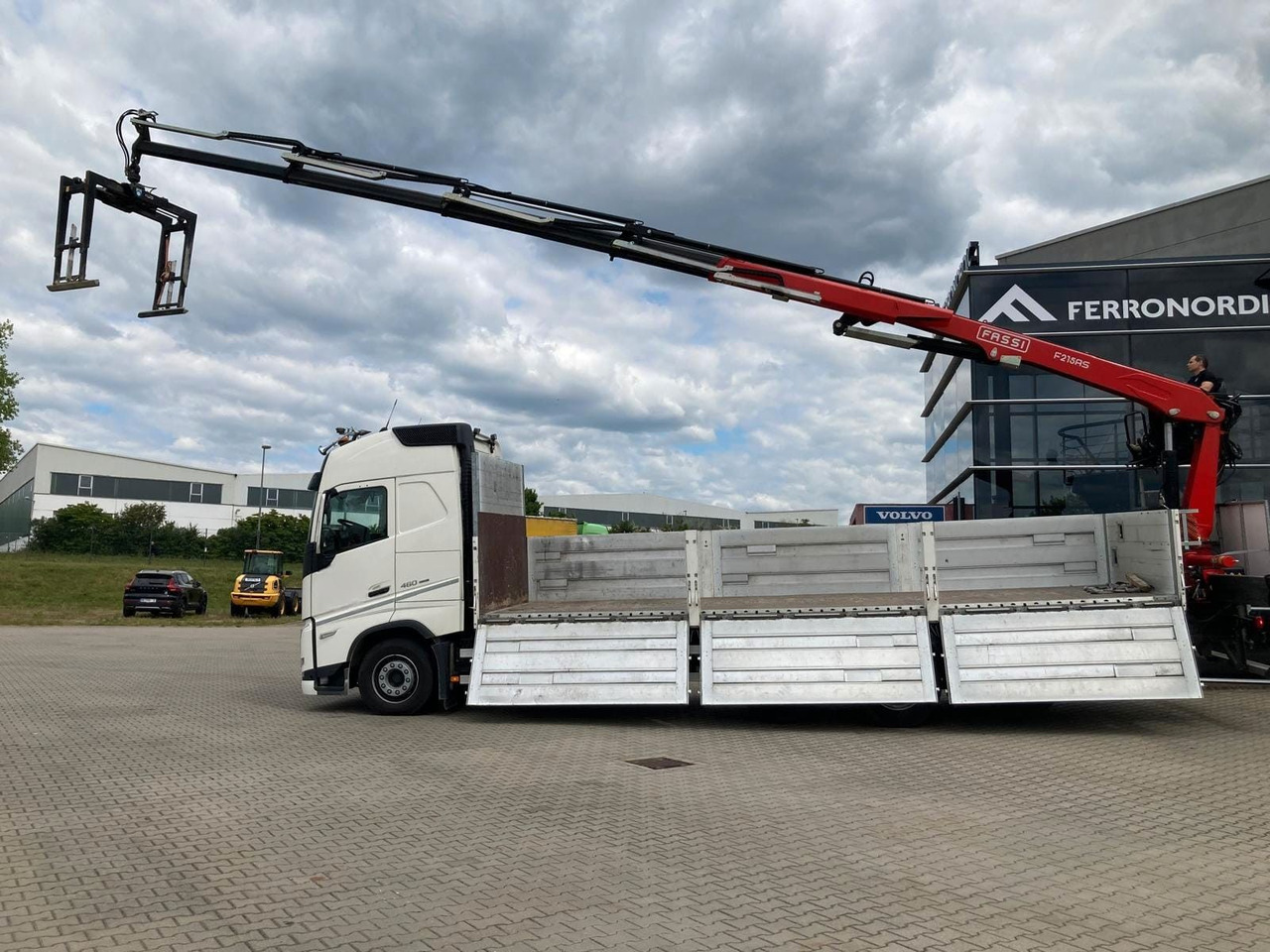 Crane truck Volvo FH460 8x2 TRIDEM VLA&NLA gelenkt*FASSI F215AS.24: picture 7