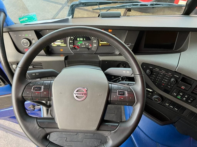 Tractor unit Volvo FH 13.500 6x4 Tandem lift: picture 10